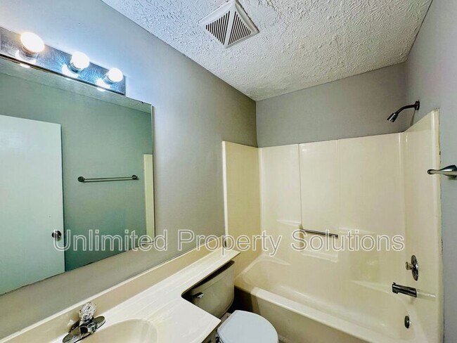 Building Photo - 207 Sunn Aire Ct