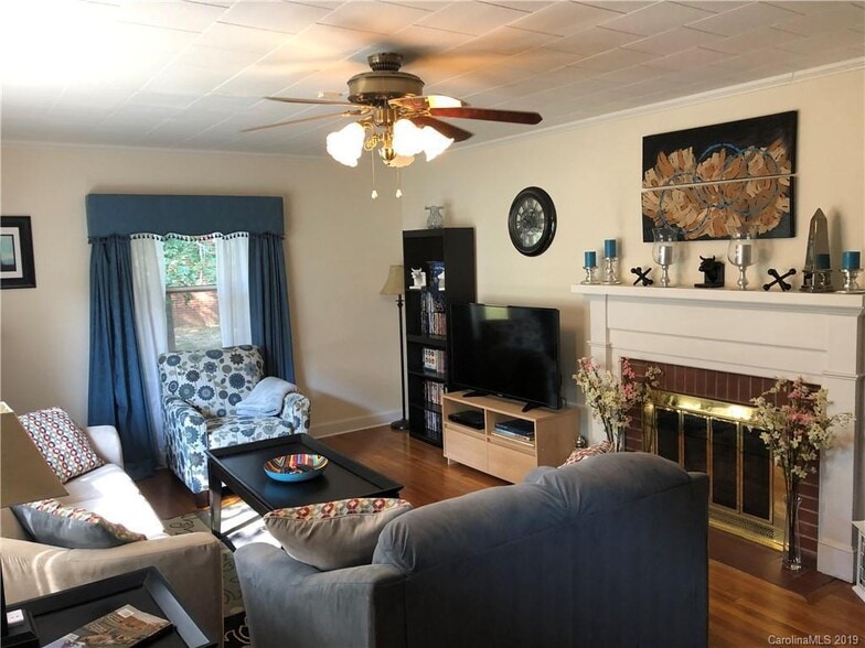 Building Photo - 1300 Lancaster Ave