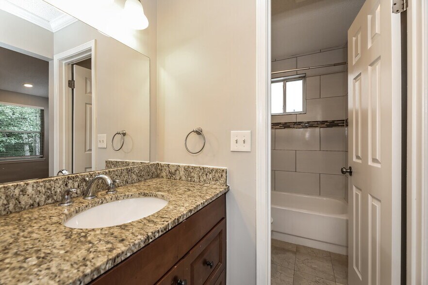 Building Photo - 7862 Aquarius Cir S