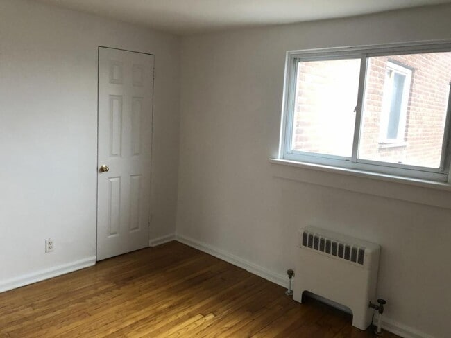 Building Photo - 441 Lawn Ave