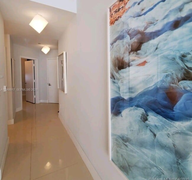 Building Photo - 2020 N Bayshore Dr