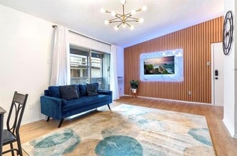 Building Photo - 2627 Douglas Ave