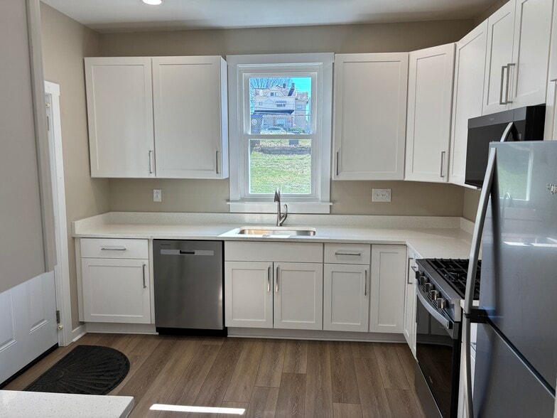 Building Photo - 432 North Ave