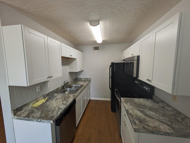 Building Photo - 3624 Tree Ridge Ln NE