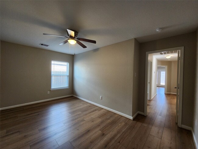 Building Photo - 22527 Cloverland Field Dr