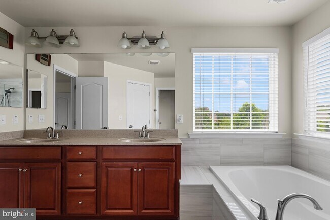 Building Photo - 40463 Aldie Springs Dr