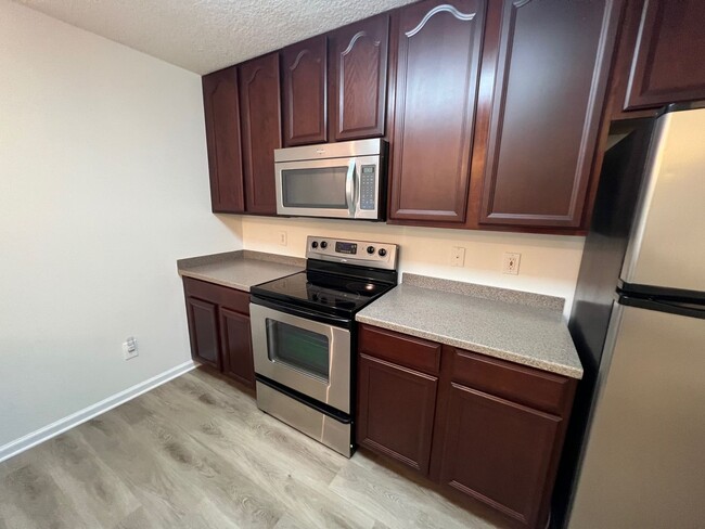 Building Photo - Nice 2 bedroom condo for rent in Heron’s L...