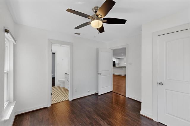 Building Photo - 8919 San Fernando Way