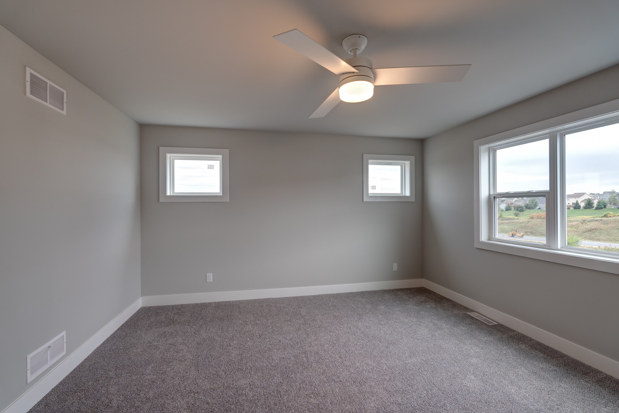 Building Photo - 137 Prairie Heights Dr