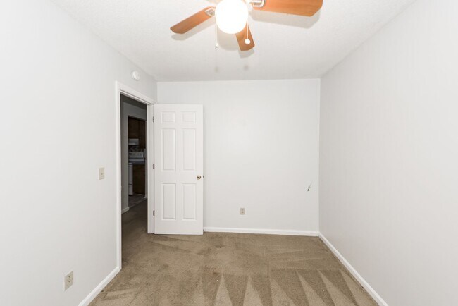 Building Photo - 3 Bedroom 2 Bath Home in Briarwood - Summerville