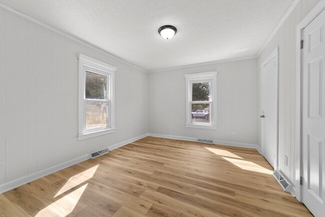 Building Photo - 434 Peachtree St