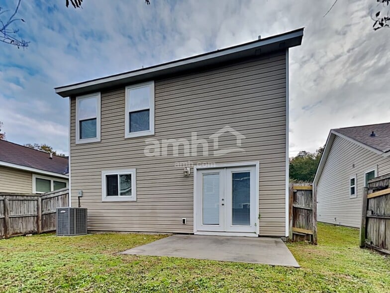 Building Photo - 8829 Shadowglen Dr