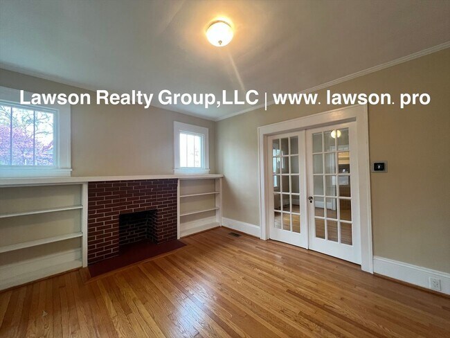 Building Photo - 1733 Maiden Ln SW