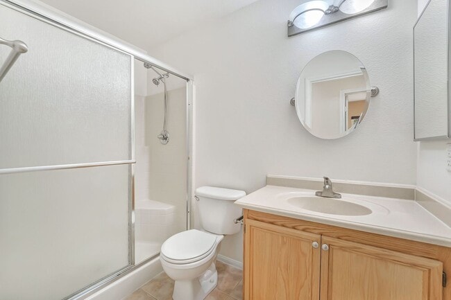 Building Photo - 3 BEDROOM SINGLE STORY IN HENDERSON!