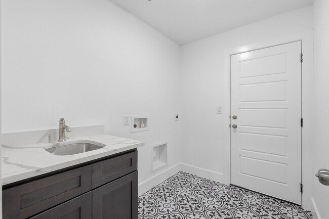 Building Photo - 13146 Lake Conroe Bay Rd