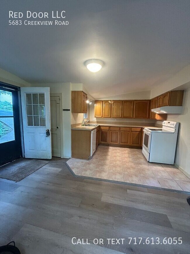 Building Photo - 5683 Creekview Rd