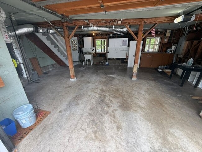 Building Photo - 3824 Fernwood St