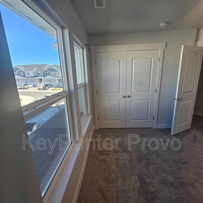 Building Photo - 1297 Dawes Wy