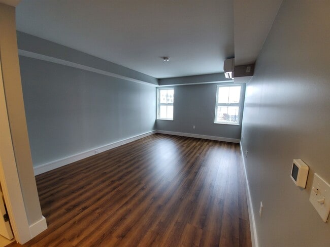 Building Photo - 195 Mechanic St