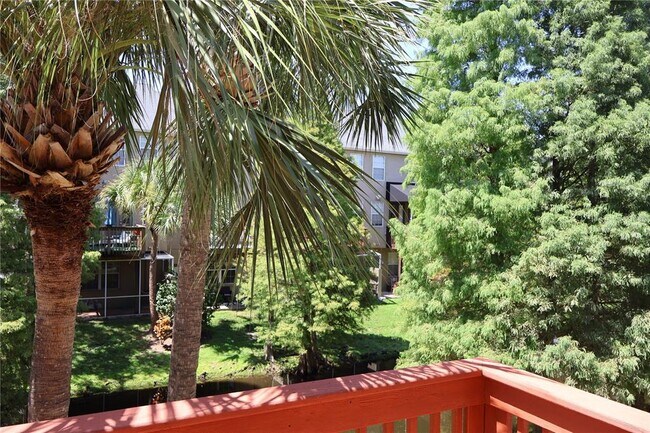 Building Photo - 3019 Pointeview Dr