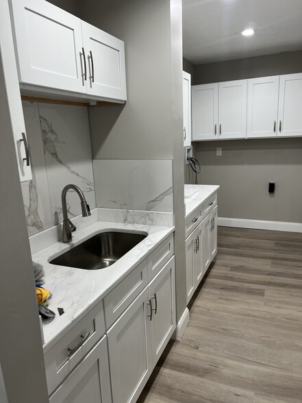 Sink/pantry - 49 Waverly St