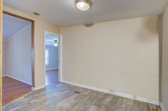 Building Photo - 756 Seaman Ln