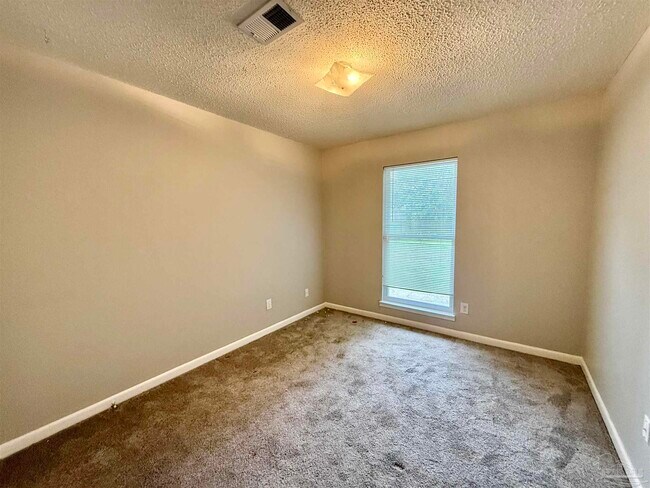 Building Photo - 3228 Santa Rosa Dr