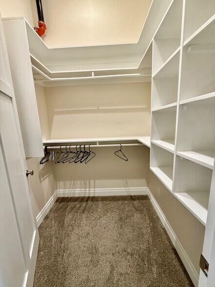 Building Photo - 317 Main St