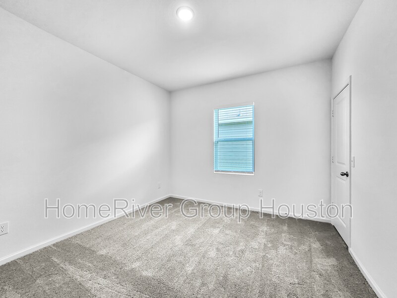 Building Photo - 28414 Selsdon Ct