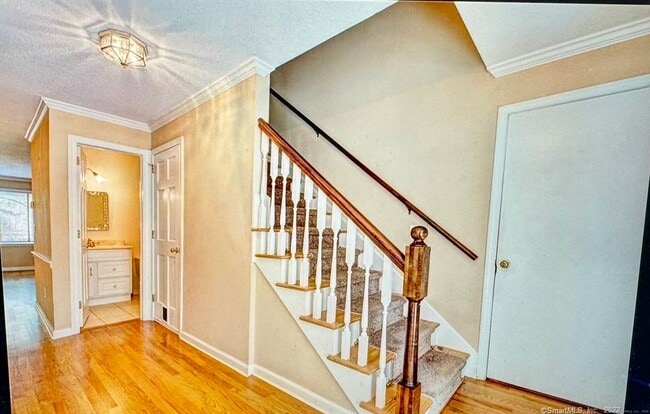 Building Photo - 136 Tunxis Village