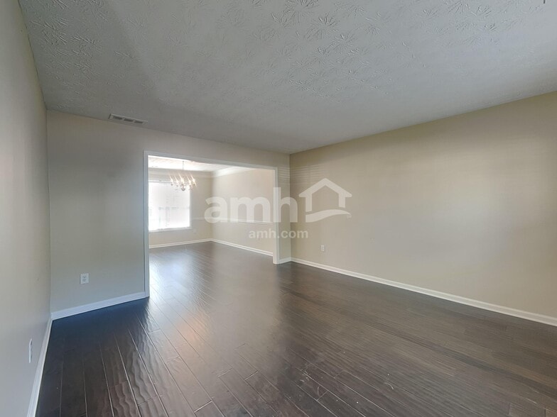 Building Photo - 3500 Watson Gate Rd