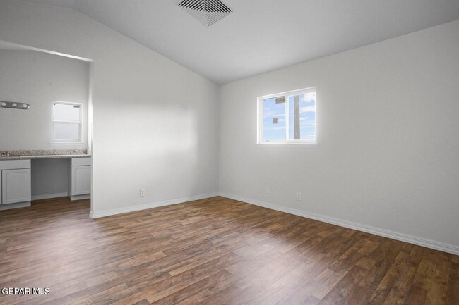 Building Photo - 2513 Red Sails Dr