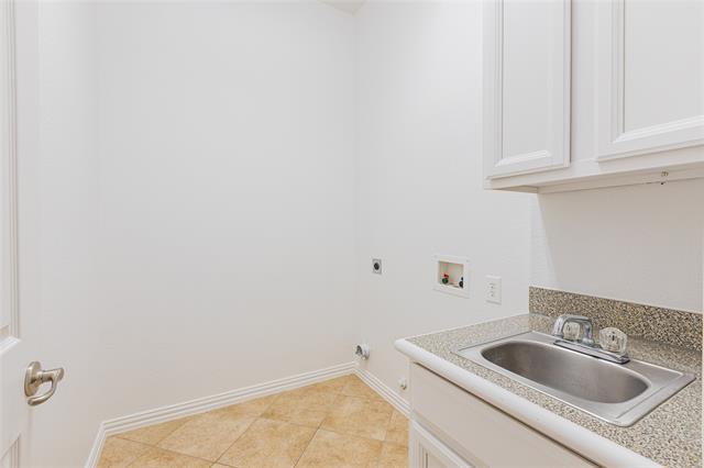 Building Photo - 5473 Braemar Dr