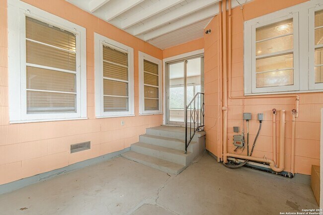 Building Photo - 416 Alexander Hamilton Dr