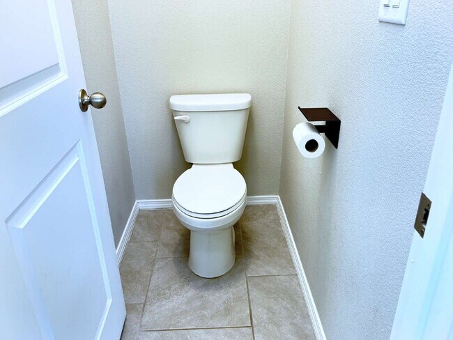 Building Photo - Only 4 years new!