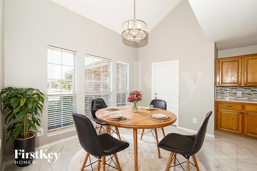 Building Photo - 1912 Dena Dr