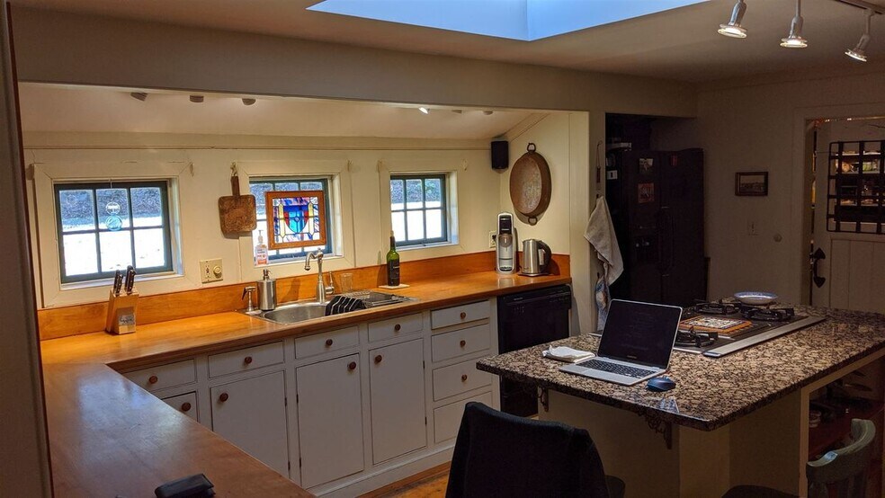 Building Photo - 266 North Haverhill