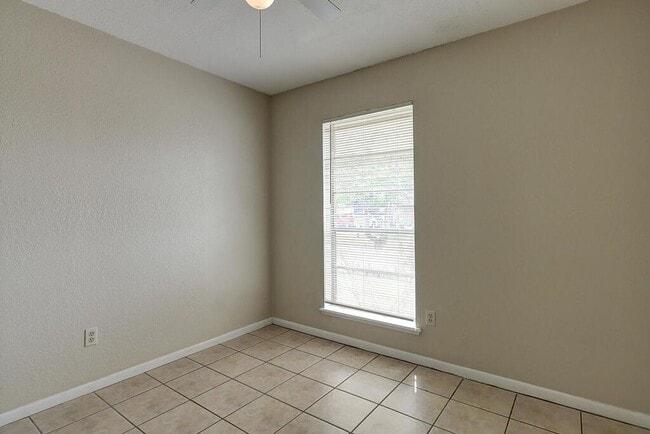 Building Photo - 5225 Bonham St
