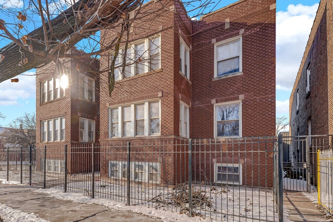 Primary Photo - 3006 W 64th St