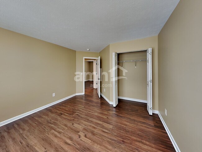 Building Photo - 515 Indian Lake Dr