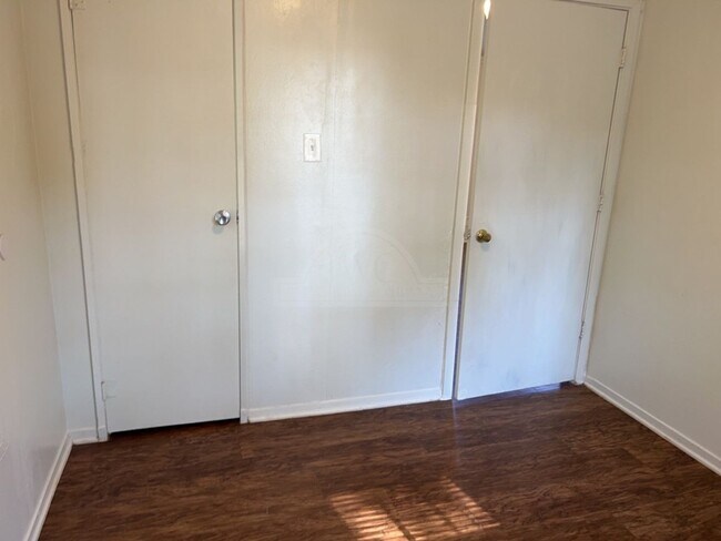 Building Photo - ***Two-Weeks Free Rent***916 Evergreen, Ki...