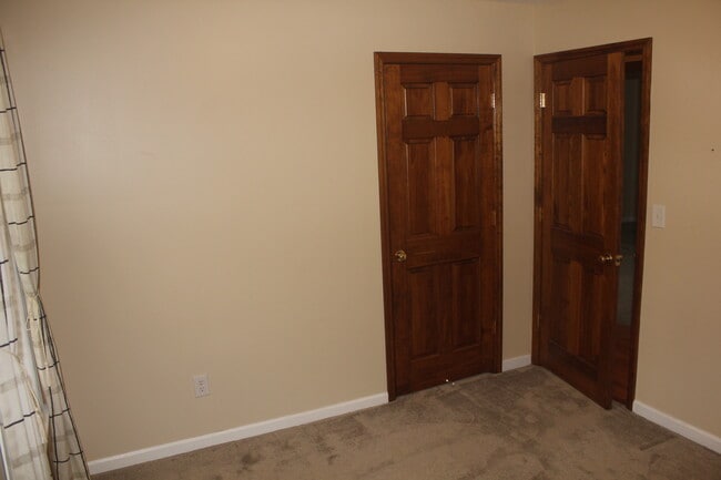 Building Photo - 190 Sheep Ranch Rd SE