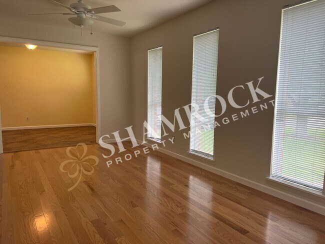 Building Photo - Woodway Home