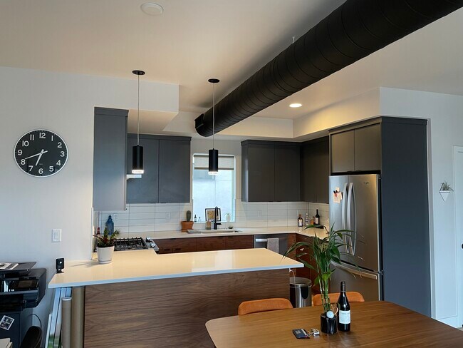 Building Photo - 2919 W 23rd Ave