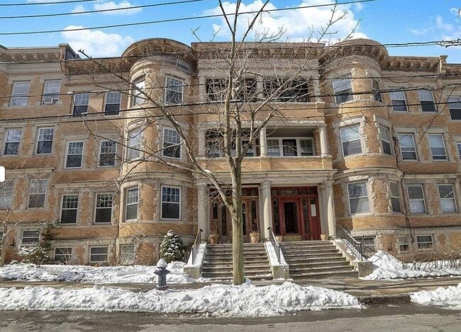 Primary Photo - 94 Naples Rd