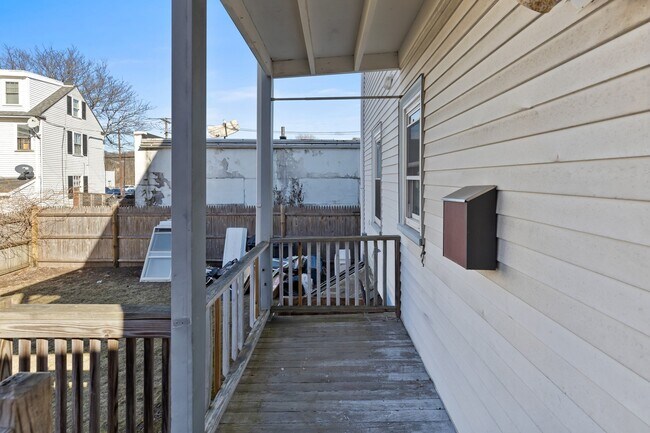 Building Photo - 5 Quincy St