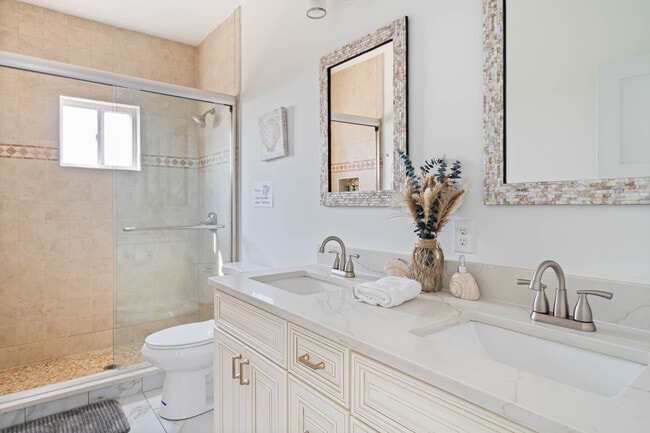Building Photo - 29331 Clifton Shores Dr