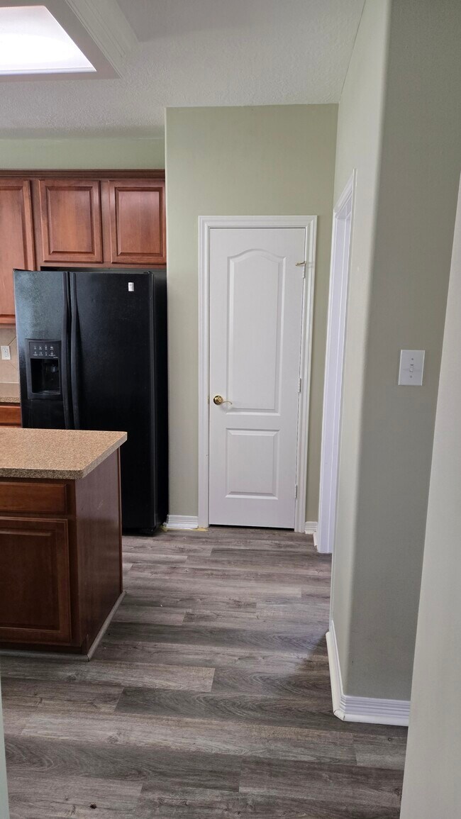 Building Photo - 2126 Blue Water Bay Dr