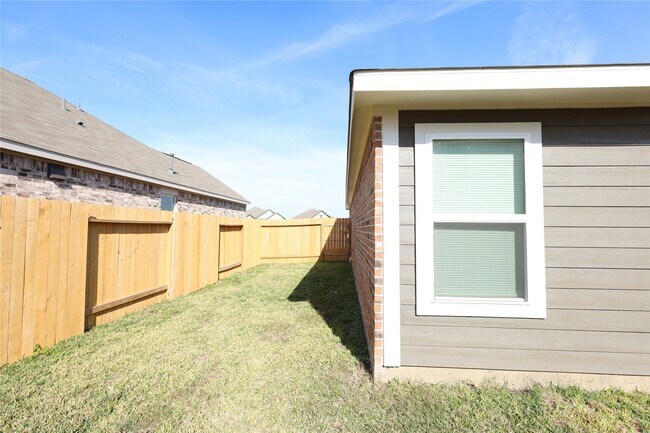 Building Photo - 428 Lgt Smt Dr