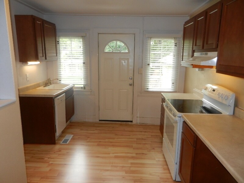 Building Photo - 632 S Loomis Ave